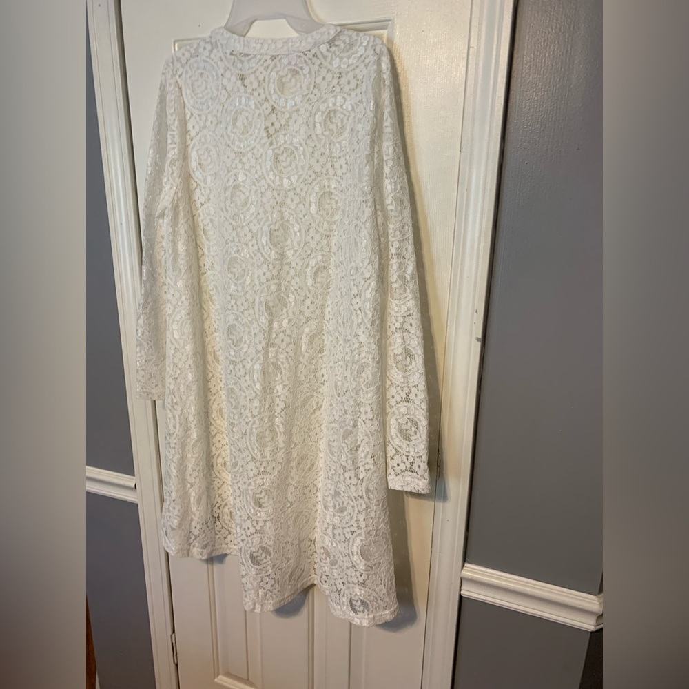 White Lace Long Duster SAYS Size- XXL / SMALL foreign made
